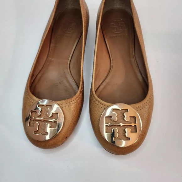 Tory Burch Flats with Golden Medallion Logo size 6 - Picture 2 of 11